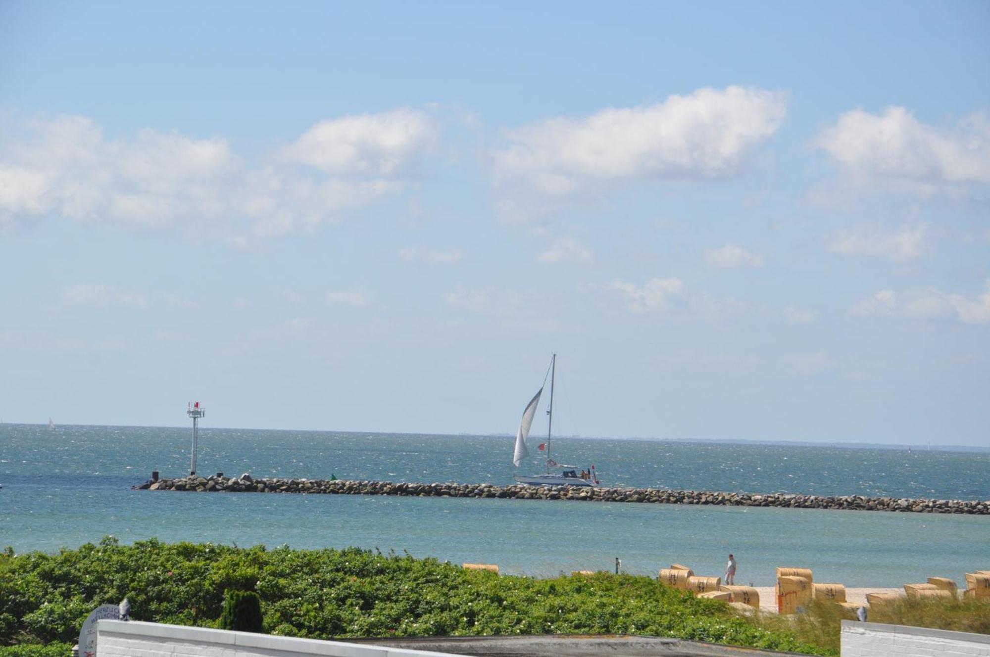 "Mit Ausblick"-Uneingeschraenkter Meerblick Burgtiefe auf Fehmarn Екстериор снимка